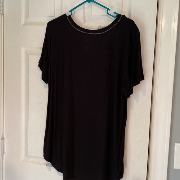 V neck basic tee - Picture 5 of 6